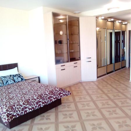 Apartment Near Dnipro Arena Exterior photo