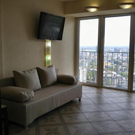 Apartment Near Dnipro Arena Exterior photo