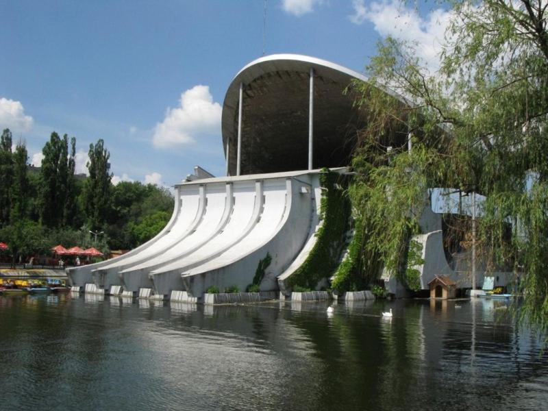 Apartment Near Dnipro Arena Exterior photo